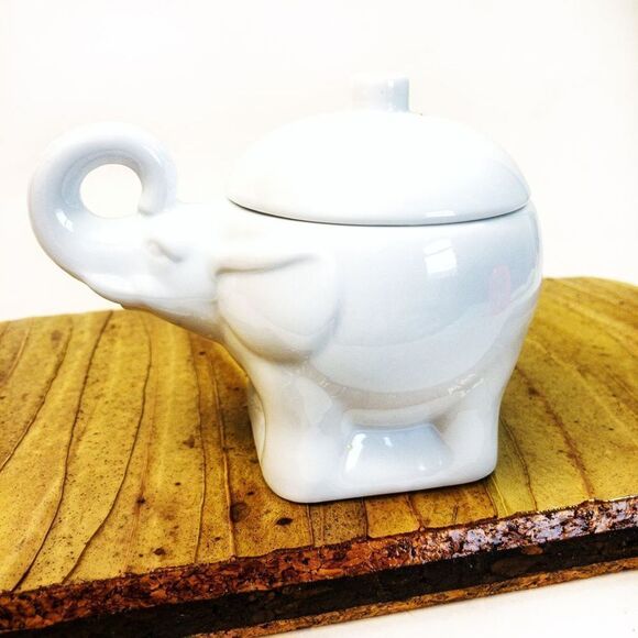 Pier 1 White Porcelain Elephant Lidded Sugar/Aniseed Bowl - Picture 2 of 5